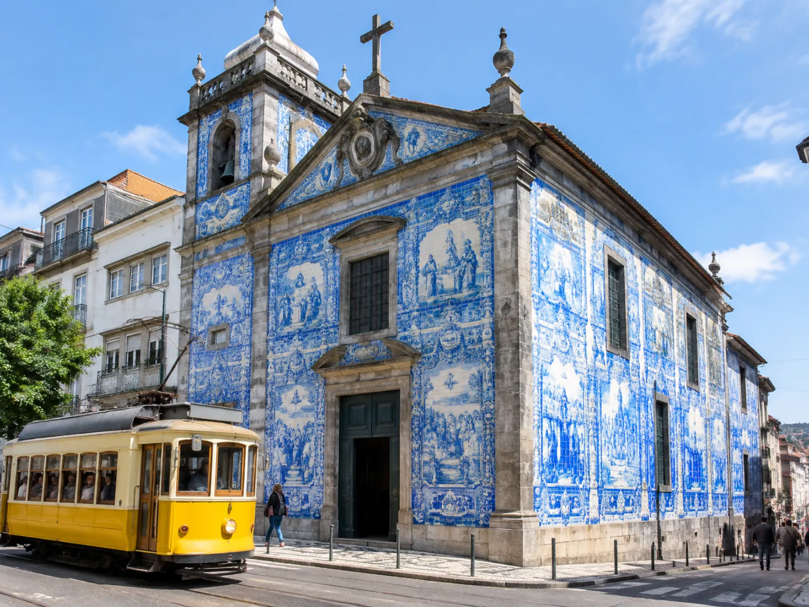 Azulejos an der Capela das Almas (KI-generiertes Symbolbild)
